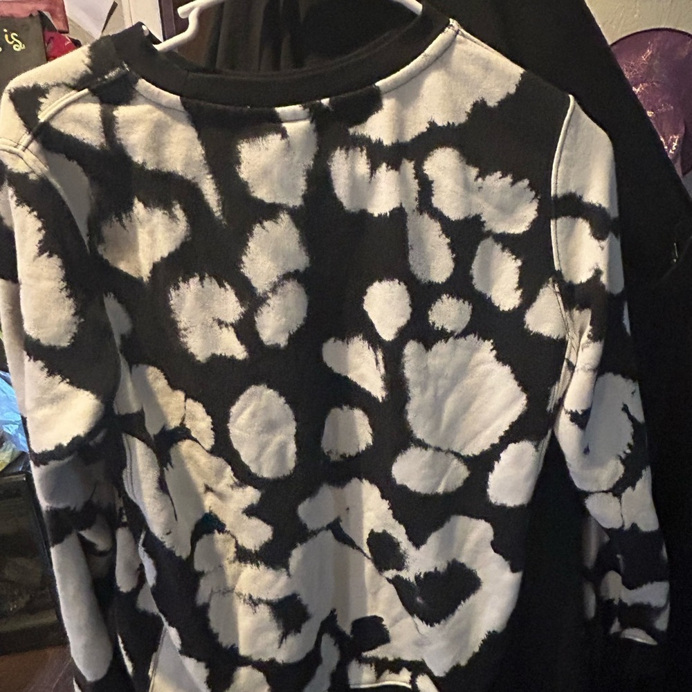 Nike Black and White Patterned Sweater